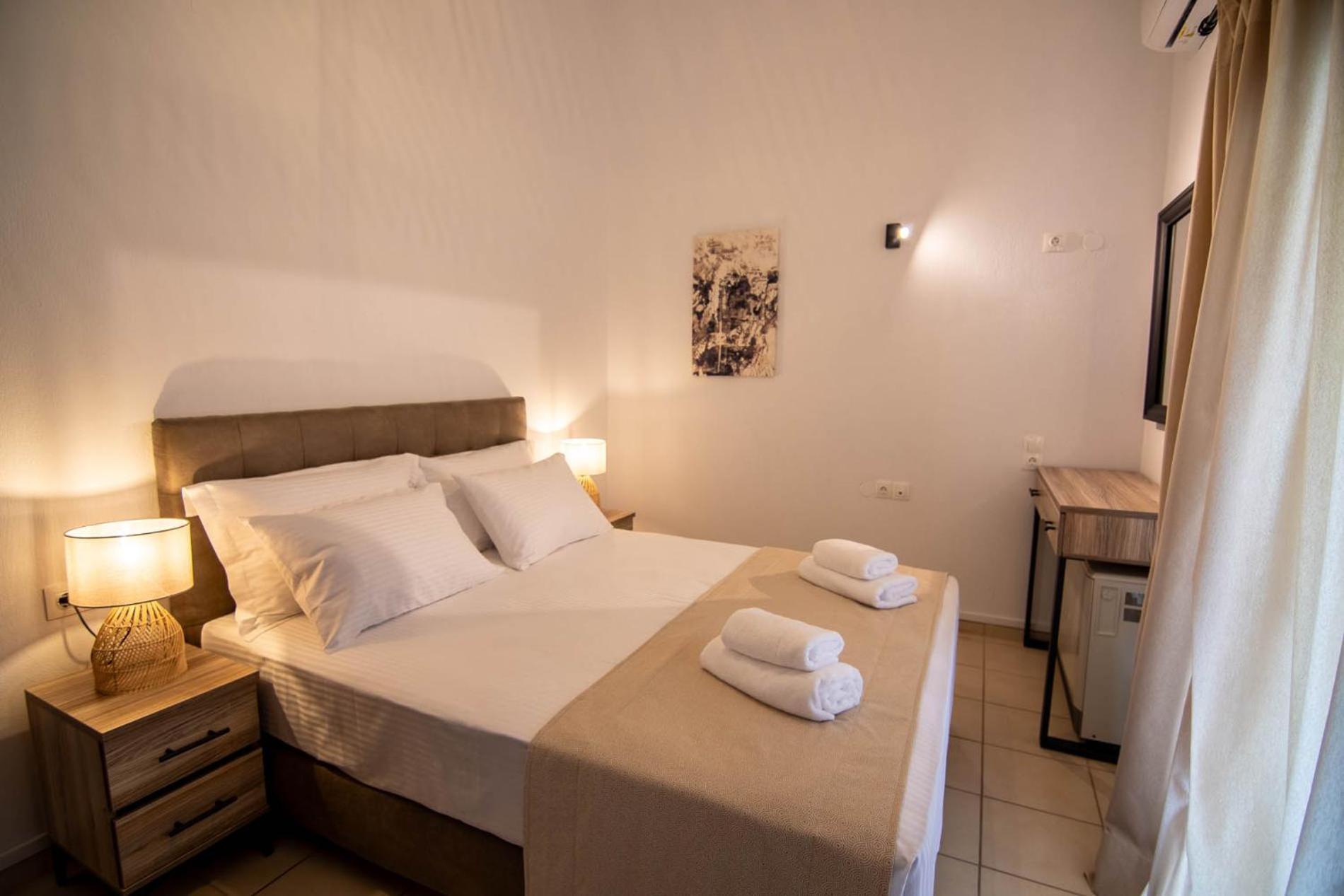 Uranya * Skiathos-Stadt