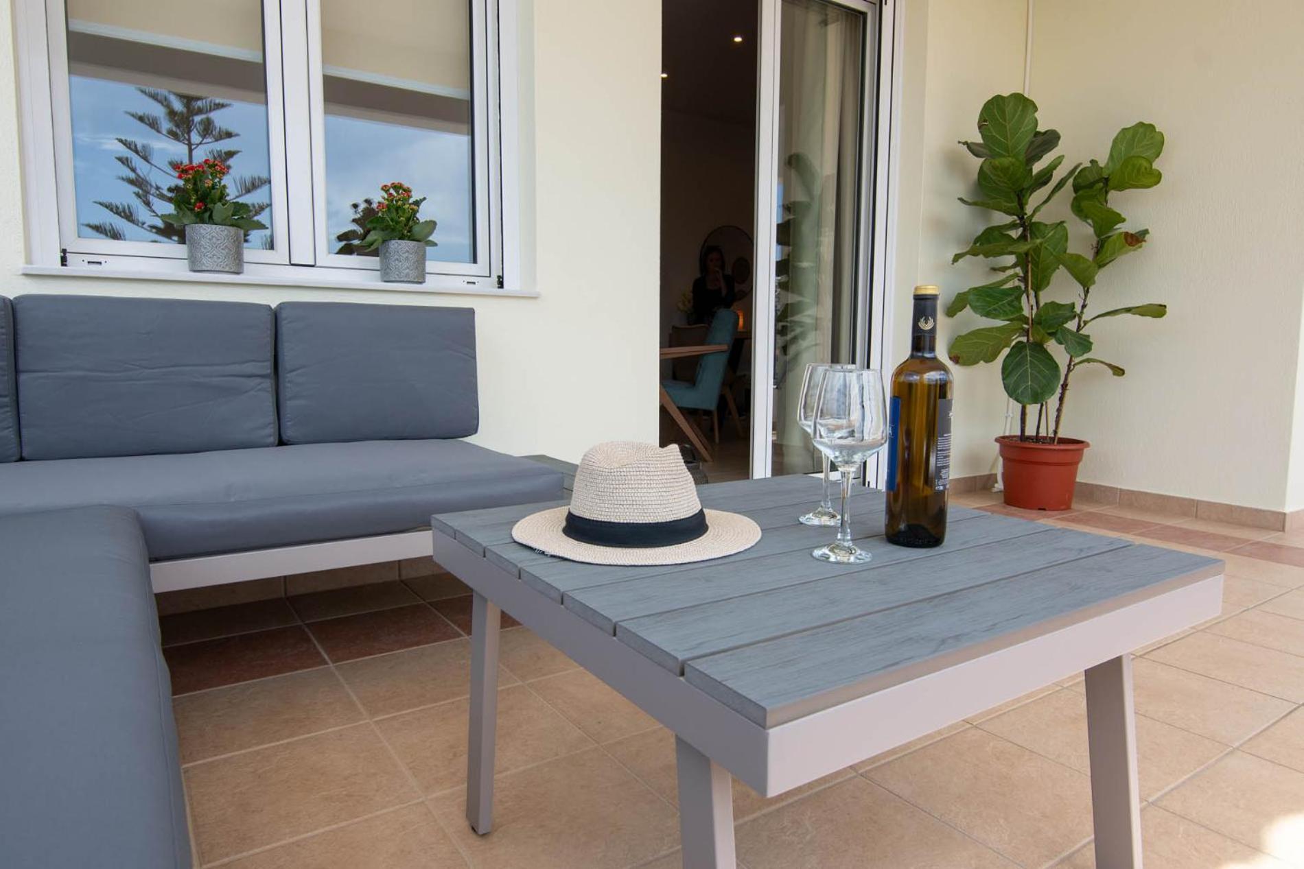 Uranya * Skiathos-Stadt