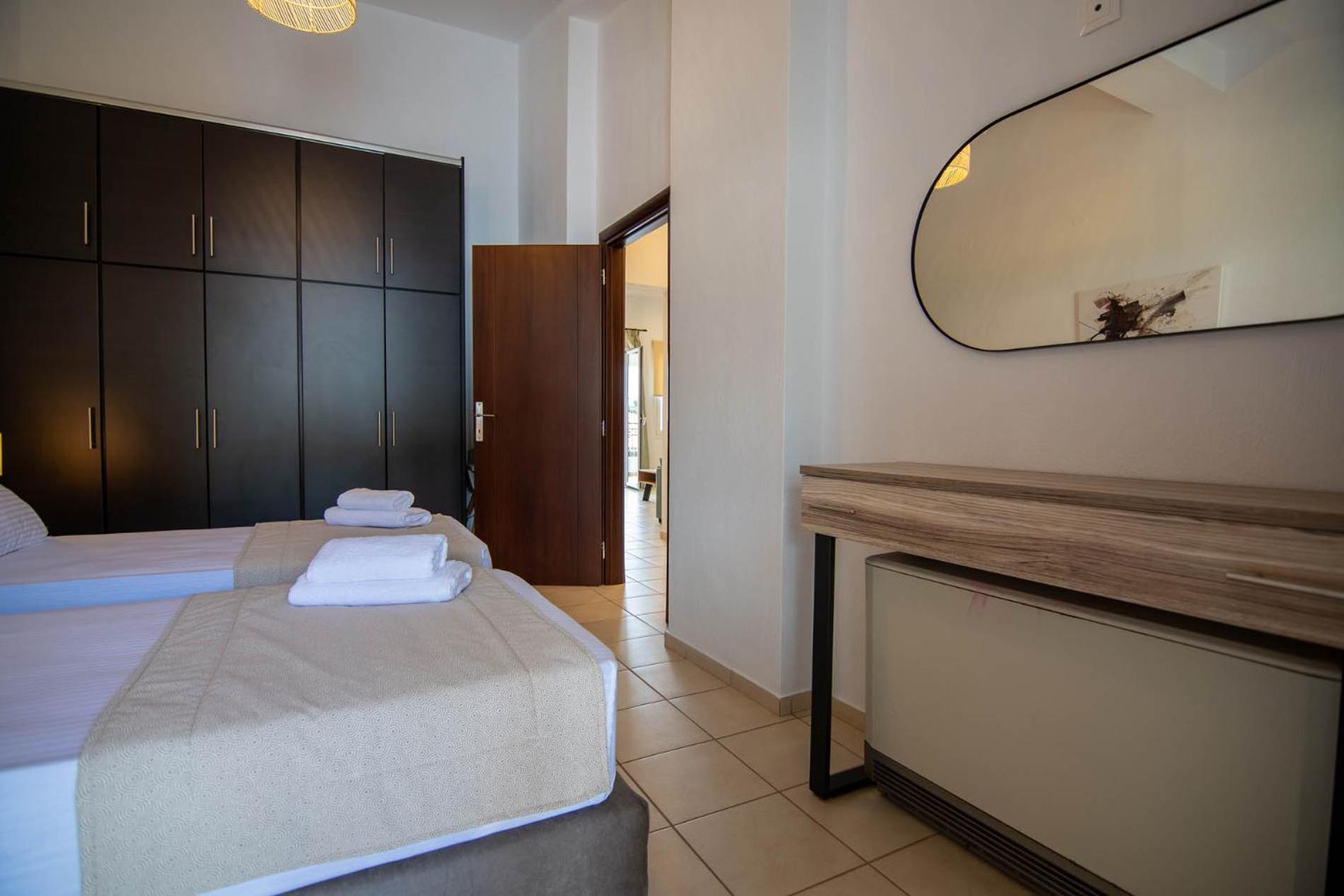Uranya * Skiathos-Stadt
