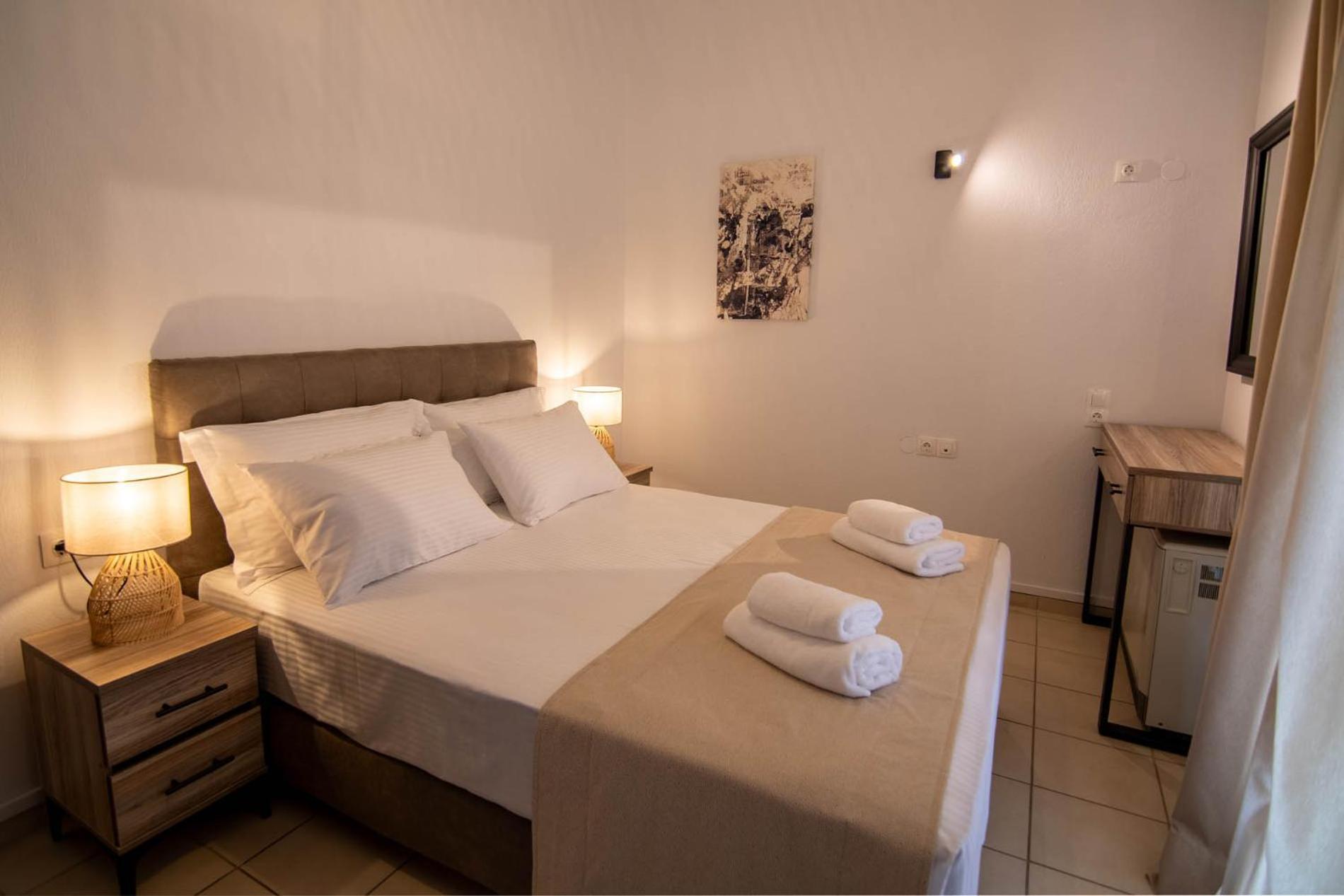 Uranya * Skiathos-Stadt